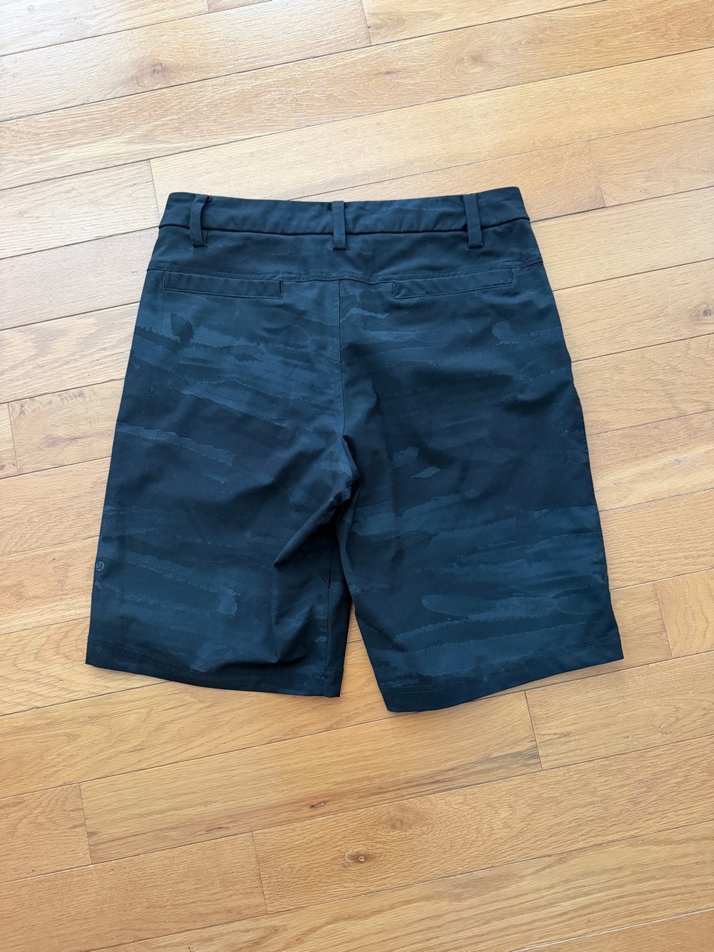 Lululemon Men’s Commission Golf Travel Shorts Size 32 - Picture 2 of 9